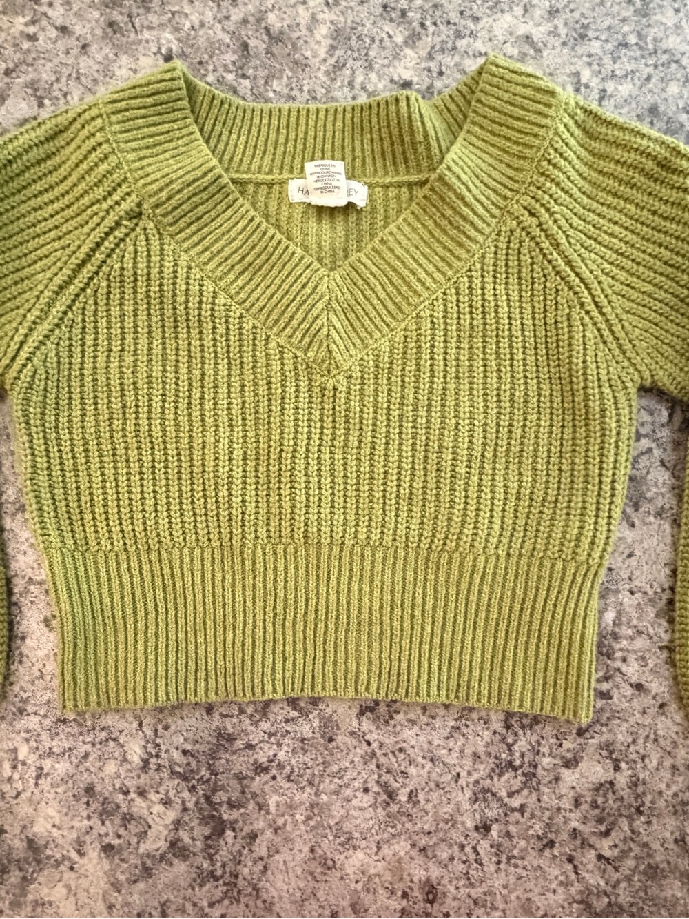 Happily Grey Womens Medium Green Chunky Knit Cropped V Neck Sweater